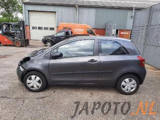 Toyota Yaris Yaris II (P9), Hatchback, 2005 / 2014 1.0 12V VVT-i picture 2