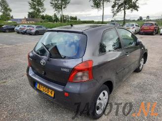 Toyota Yaris Yaris II (P9), Hatchback, 2005 / 2014 1.0 12V VVT-i picture 4