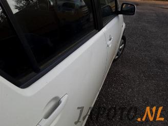 Daihatsu Sirion Sirion 2 (M3), Hatchback, 2005 1.0 12V DVVT picture 9