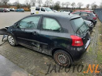 Toyota Yaris Yaris II (P9), Hatchback, 2005 / 2014 1.3 16V VVT-i picture 3