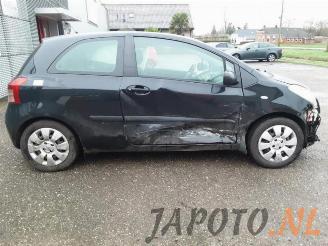 Toyota Yaris Yaris II (P9), Hatchback, 2005 / 2014 1.3 16V VVT-i picture 12