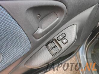 Toyota Yaris Yaris (P1), Hatchback, 1999 / 2005 1.3 16V VVT-i picture 12
