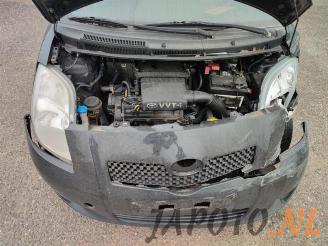 Toyota Yaris Yaris II (P9), Hatchback, 2005 / 2014 1.3 16V VVT-i picture 13