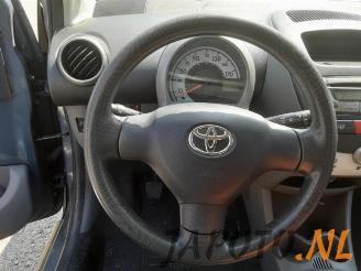 Toyota Aygo Aygo (B10), Hatchback, 2005 / 2014 1.0 12V VVT-i picture 11