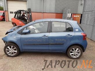 Toyota Yaris Yaris II (P9), Hatchback, 2005 / 2014 1.3 16V VVT-i picture 2