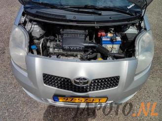 Toyota Yaris Yaris II (P9), Hatchback, 2005 / 2014 1.3 16V VVT-i picture 16