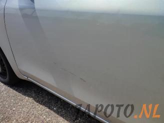 Toyota Yaris Yaris II (P9), Hatchback, 2005 / 2014 1.3 16V VVT-i picture 9