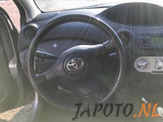 Toyota Yaris Yaris (P1), Hatchback, 1999 / 2005 1.3 16V VVT-i picture 14