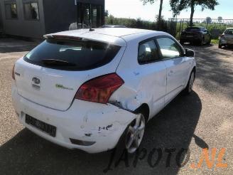 Kia Pro cee d Pro cee'd (EDB3), Hatchback 3-drs, 2008 / 2012 1.4 CVVT 16V picture 4