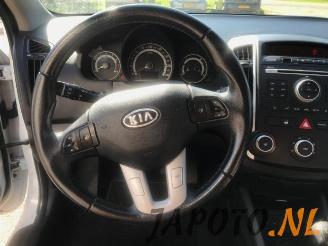Kia Pro cee d Pro cee'd (EDB3), Hatchback 3-drs, 2008 / 2012 1.4 CVVT 16V picture 12