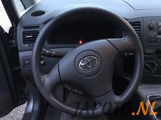 Toyota Corolla-verso Corolla Verso (E12), MPV, 2001 / 2004 1.6 16V VVT-i picture 12