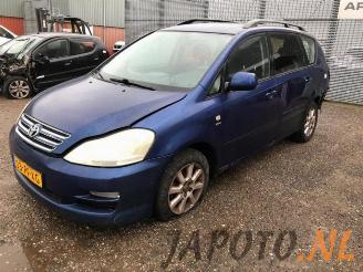 Auto da rottamare Toyota Avensis-verso Avensis Verso (M20), MPV, 2001 / 2005 2.0 16V VVT-i D-4 2004/6