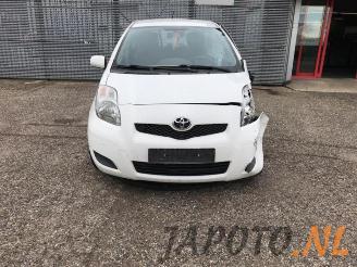 Toyota Yaris Yaris II (P9), Hatchback, 2005 / 2014 1.33 16V Dual VVT-I picture 8