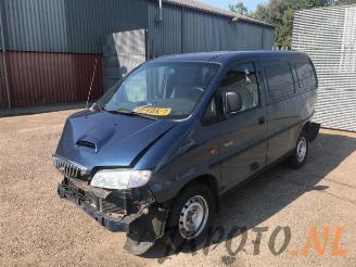 Vrakbiler auto Hyundai H-200 H-1/H-200, Van, 1997 / 2008 2.5 Tdi 2006/11