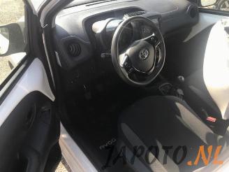 Toyota Aygo Aygo (B40), Hatchback, 2014 1.0 12V VVT-i picture 9