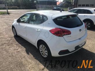 Kia Cee d Cee'd (JDB5), Hatchback 5-drs, 2012 / 2018 1.6 GDI 16V picture 2