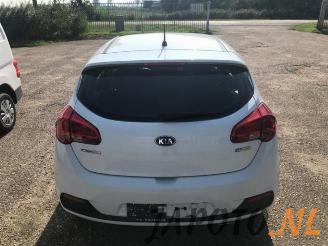 Kia Cee d Cee'd (JDB5), Hatchback 5-drs, 2012 / 2018 1.6 GDI 16V picture 3