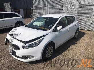 Uttjänta bilar auto Kia Cee d Cee'd (JDB5), Hatchback 5-drs, 2012 / 2018 1.6 GDI 16V 2015/4
