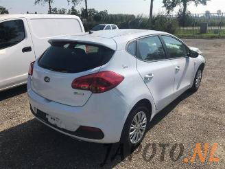 Kia Cee d Cee'd (JDB5), Hatchback 5-drs, 2012 / 2018 1.6 GDI 16V picture 4