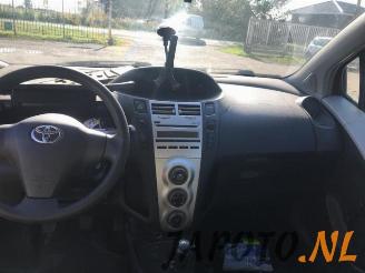 Toyota Yaris Yaris II (P9), Hatchback, 2005 / 2014 1.0 12V VVT-i picture 9
