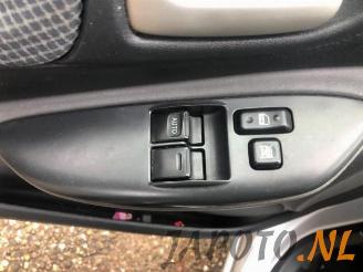 Toyota Yaris Yaris (P1), Hatchback, 1999 / 2005 1.3 16V VVT-i picture 15