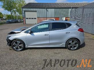 Kia Cee d Cee'd (JDB5), Hatchback 5-drs, 2012 / 2018 1.0i T-GDi 12V 120 picture 2