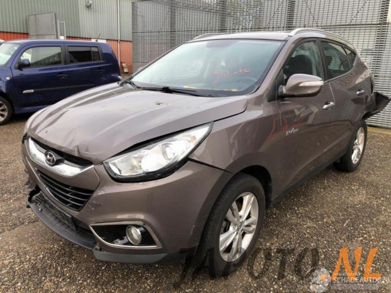 Hyundai Ix35 iX35 (LM), SUV, 2009 / 2015 1.6 GDI 16V