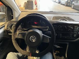 Volkswagen Up! 1.0 move up! BlueMotion picture 17