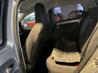 Volkswagen Up! 1.0 move up! BlueMotion picture 11