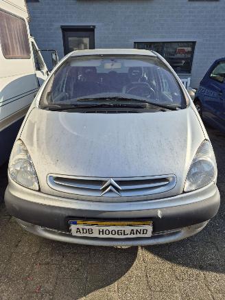 Uttjänta bilar auto Citroën Xsara-picasso (CH) MPV 2.0 16V (EW10J4(RFN)) [100kW] 2003/1