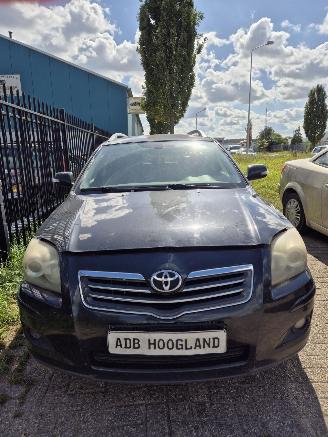 Vrakbiler auto Toyota Avensis Wagon (T25/B1E) Combi 2.2 D-4D 16V D-CAT (2AD-FHV) [130kW] 6-BAK 2007/1