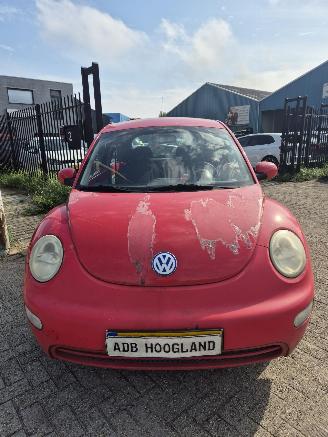 Vrakbiler auto Volkswagen New-beetle (9C1/9G1) Hatchback 3-drs 1.6 (AYD) [75kW] 5-BAK 2001/1
