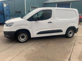 Toyota Proace ProAce City Van 1.5 D-4D 75 (DV5RE) [55kW] picture 7