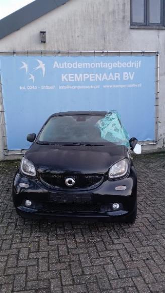 Vrakbiler auto Smart Forfour Forfour (453) Hatchback 5-drs 0.9 TCE 12V (M281.910) [66kW]  (09-2014/=
=2E..) 2017/6