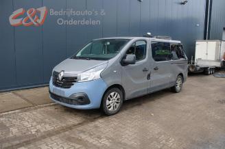 Salvage car Renault Trafic Trafic Passenger (1JL/2JL/3JL/4JL), Bus, 2014 1.6 dCi 115 2015/6
