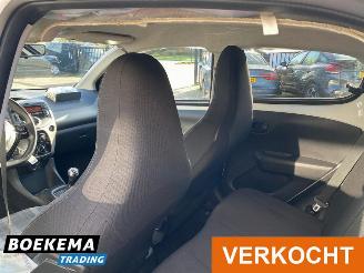 Peugeot 108 1.0 e-VTi Active Airco Cruise 5-Drs picture 17