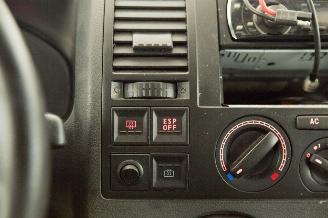 Volkswagen Transporter 2.5 TDI 9 persoons picture 9