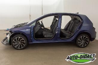 Volkswagen Golf 1.5 eTSI Automaat R-Line Business picture 25