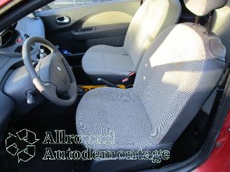 Renault Twingo Twingo II (CN) Hatchback 3-drs 1.2 16V (D4F-772(D4F-J7)) [56kW]  (03-2=
007/09-2014) picture 10