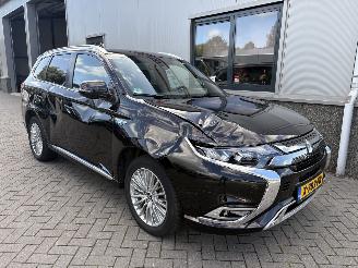krockskadad bil auto Mitsubishi Outlander 2.4 PHEV S-Edition 2018/10