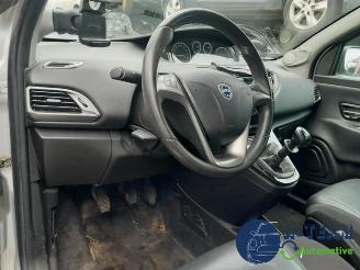 Lancia Ypsilon Ypsilon (312), Hatchback, 2011 0.9 TwinAir 85 picture 16