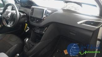 Peugeot 208 208 I (CA/CC/CK/CL), Hatchback, 2012 / 2019 1.2 12V e-THP PureTech 110 picture 16