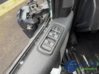 Land Rover Discovery Discovery IV (LAS), Terreinwagen, 2009 / 2018 3.0 SD V6 24V picture 21