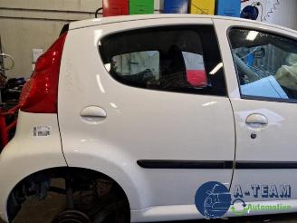 Peugeot 107 107, Hatchback, 2005 / 2014 1.0 12V picture 7