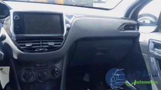 Peugeot 208 208 I (CA/CC/CK/CL), Hatchback, 2012 / 2019 1.4 HDi picture 17