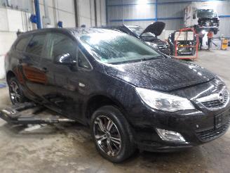 Opel Astra Astra J Sports Tourer Combi 1.6 Turbo 16V (A16LET) [132kW]  (10-2010/0=
4-2016) picture 2