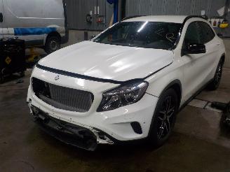 Vrakbiler auto Mercedes GLA GLA (156.9) SUV 1.6 200 16V (M270.910(Euro 6)) [115kW]  (12-2013/...) 2014/1