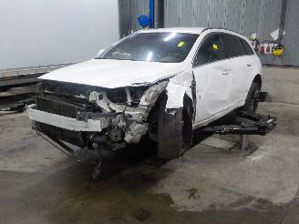 rozbiórka samochody osobowe Opel Insignia Insignia Sports Tourer Combi 2.8 V6 Turbo 24V 4x4 OPC (B28NER) [239kW]=
  (07-2009/03-2017) 2010/4