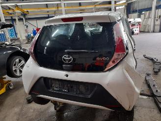 Toyota Aygo Aygo (B40) Hatchback 1.0 12V VVT-i (1KR-FE) [51kW]  (05-2014/06-2018) picture 3
