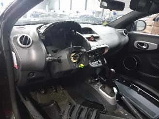 Renault Wind Wind (EN/E4) Cabrio 1.2 16V TCE (D4F-782(D4F-K7)) [74kW]  (07-2010/06-=
2013) picture 5